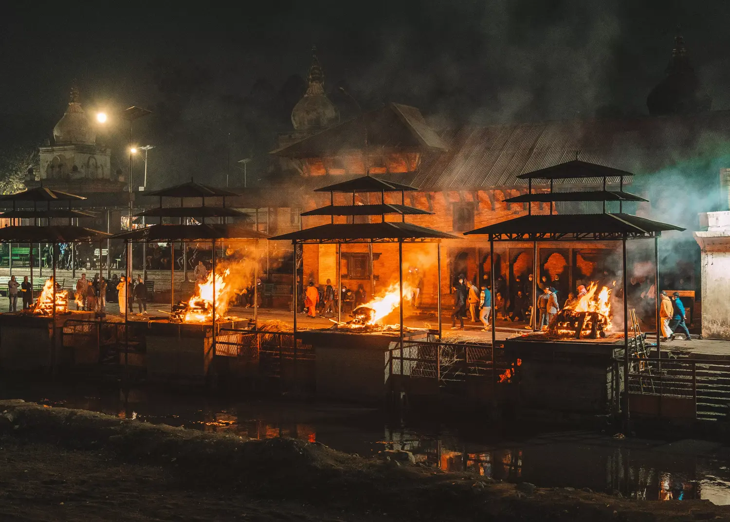 cerimonia funebre kathmandu