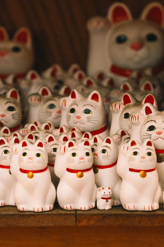 maneki-neko al tempio di Gotokuji a Tokyo