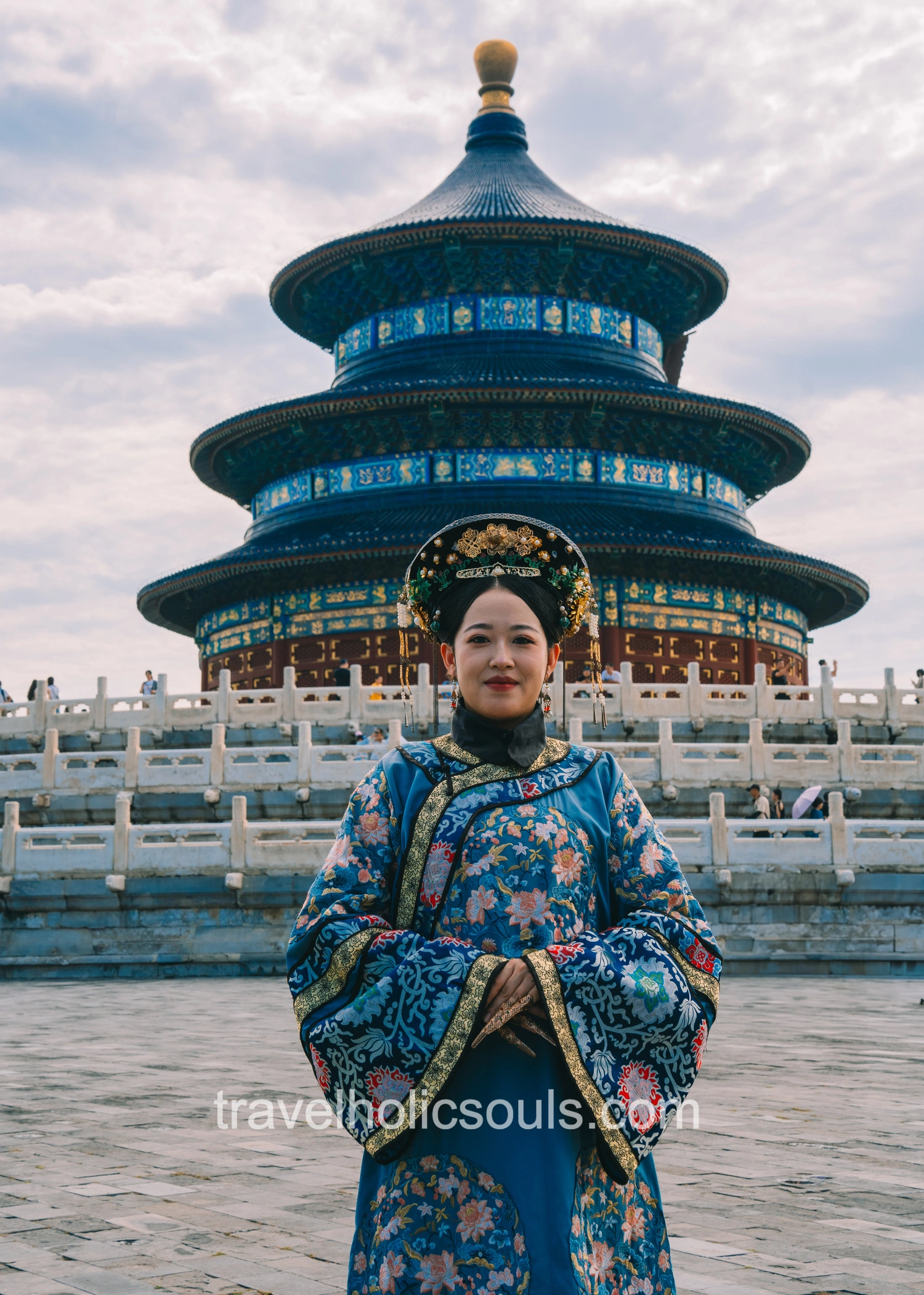 ragazza cinese vestito tipico